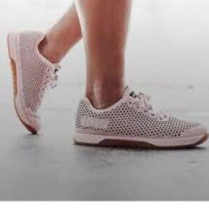 NOBULL Light Pink Mesh Sneakers unisex‎ Sz M7.5/W9